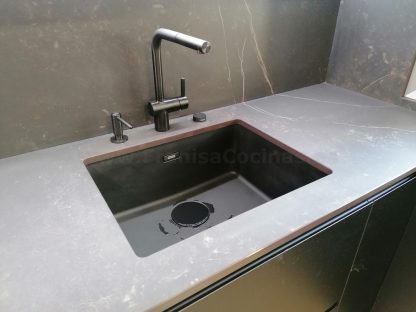 Cocina en negro mate y Roble Halifax: Elegancia y funcionalidad. Descubre la cocina de tus sueños - Imagen 88