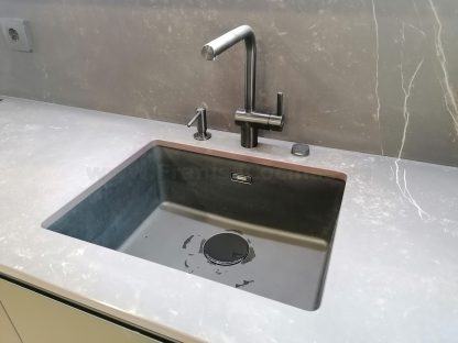 Cocina en negro mate y Roble Halifax: Elegancia y funcionalidad. Descubre la cocina de tus sueños - Imagen 77