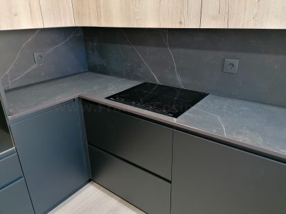 Cocina en negro mate y Roble Halifax: Elegancia y funcionalidad. Descubre la cocina de tus sueños - Imagen 76