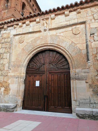 Restauración de las Puertas de la Iglesia de San Pedro de Villagarcía de Campos: Un Rescate del Patrimonio