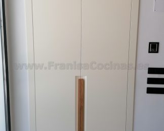 Armarios Empotrados Inteligentes: Iluminación LED, Sensores y Funcionalidad a Medida