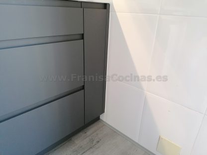 Cocinas Modernas a Medida: Gris Antracita Mate Antihuellas y Acabados Premium - Imagen 98