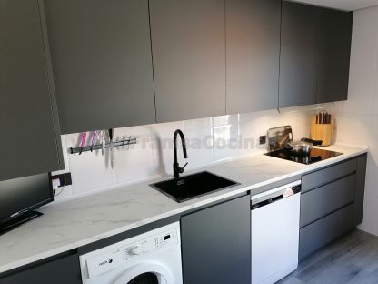 Cocinas Modernas a Medida: Gris Antracita Mate Antihuellas y Acabados Premium - Imagen 104