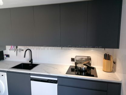 Cocinas Modernas a Medida: Gris Antracita Mate Antihuellas y Acabados Premium - Imagen 117