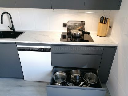 Cocinas Modernas a Medida: Gris Antracita Mate Antihuellas y Acabados Premium - Imagen 30