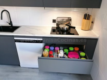 Cocinas Modernas a Medida: Gris Antracita Mate Antihuellas y Acabados Premium - Imagen 31