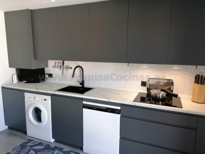 Cocinas Modernas a Medida: Gris Antracita Mate Antihuellas y Acabados Premium - Imagen 35