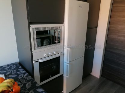 Cocinas Modernas a Medida: Gris Antracita Mate Antihuellas y Acabados Premium - Imagen 46