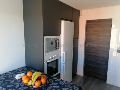 Cocinas Modernas a Medida: Gris Antracita Mate Antihuellas y Acabados Premium - Imagen 55