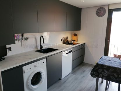 Cocinas Modernas a Medida: Gris Antracita Mate Antihuellas y Acabados Premium - Imagen 9