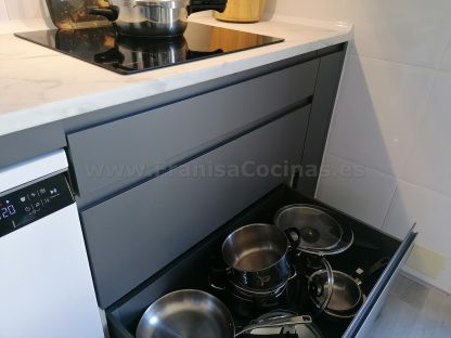 Cocinas Modernas a Medida: Gris Antracita Mate Antihuellas y Acabados Premium - Imagen 77