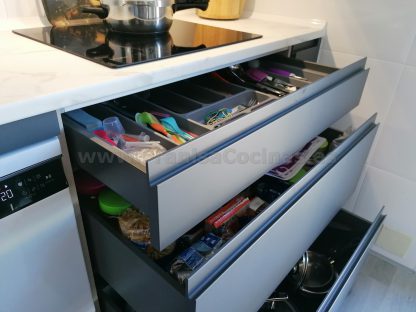 Cocinas Modernas a Medida: Gris Antracita Mate Antihuellas y Acabados Premium - Imagen 79