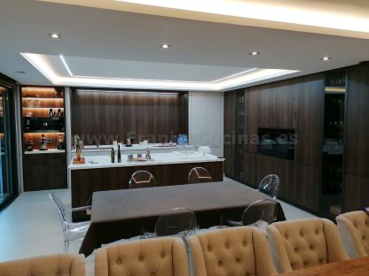 Mueble Desayunador a Medida con Puertas Escamoteables: La solución perfecta para tu cocina - Imagen 13