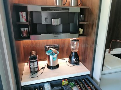 Mueble Desayunador a Medida con Puertas Escamoteables: La solución perfecta para tu cocina - Imagen 17