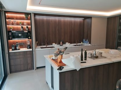 Mueble Desayunador a Medida con Puertas Escamoteables: La solución perfecta para tu cocina - Imagen 26