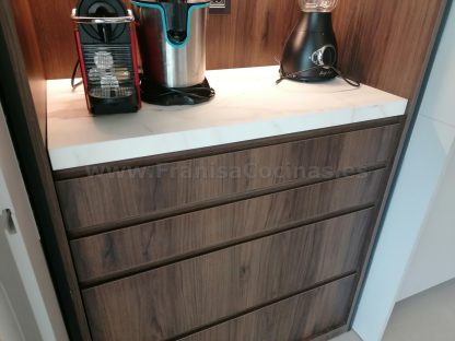 Mueble Desayunador a Medida con Puertas Escamoteables: La solución perfecta para tu cocina - Imagen 29