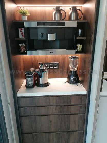 Mueble Desayunador a Medida con Puertas Escamoteables: La solución perfecta para tu cocina - Imagen 5