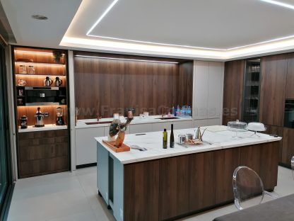 Mueble Desayunador a Medida con Puertas Escamoteables: La solución perfecta para tu cocina - Imagen 10