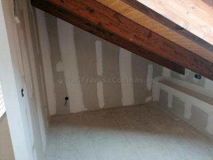 Armario abuhardillado lacado blanco mate | Valladolid - Imagen 4