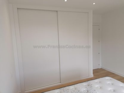 Armario lacado blanco de 2 puertas correderas de grandes dimensiones | Valladolid - Imagen 16