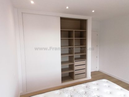 Armario lacado blanco de 2 puertas correderas de grandes dimensiones | Valladolid - Imagen 18
