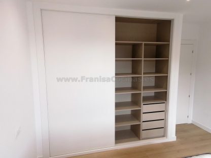 Armario lacado blanco de 2 puertas correderas de grandes dimensiones | Valladolid - Imagen 19