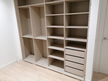 Armario lacado blanco de 2 puertas correderas de grandes dimensiones | Valladolid - Imagen 4