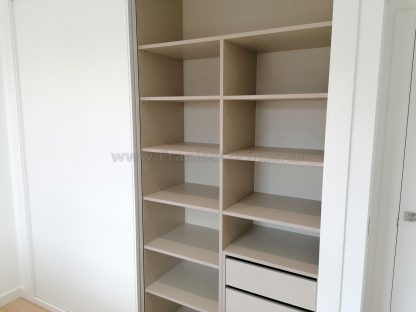 Armario lacado blanco de 2 puertas correderas de grandes dimensiones | Valladolid - Imagen 26