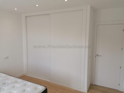 Armario lacado blanco de 2 puertas correderas de grandes dimensiones | Valladolid - Imagen 32