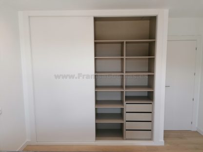 Armario lacado blanco de 2 puertas correderas de grandes dimensiones | Valladolid - Imagen 34