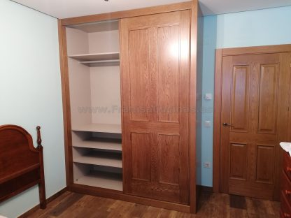 Armario Empotrado a Medida: Solución de Almacenamiento Personalizada en Roble - Imagen 19