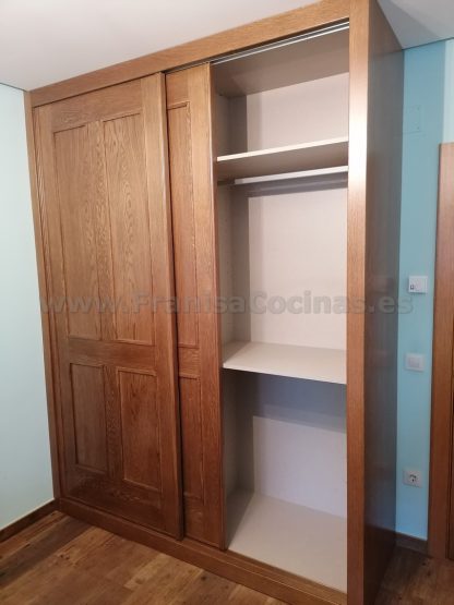 Armario Empotrado a Medida: Solución de Almacenamiento Personalizada en Roble - Imagen 14
