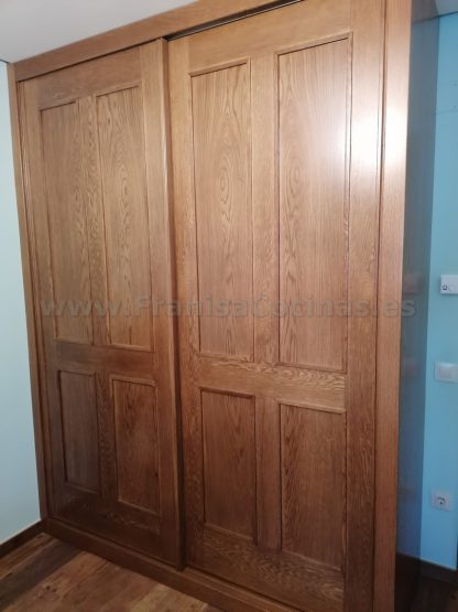 Armario Empotrado a Medida: Solución de Almacenamiento Personalizada en Roble - Imagen 8