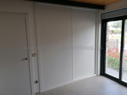 Armario Empotrado a Medida Gran Formato | Puertas Correderas Anchas Blanco Mate e Interior Lino Cancún con 10 Cajones - Imagen 16