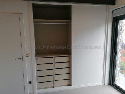 Armario Empotrado a Medida Gran Formato | Puertas Correderas Anchas Blanco Mate e Interior Lino Cancún con 10 Cajones - Imagen 26