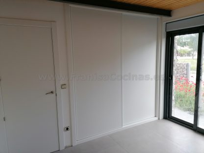Armario Empotrado a Medida Gran Formato | Puertas Correderas Anchas Blanco Mate e Interior Lino Cancún con 10 Cajones - Imagen 27