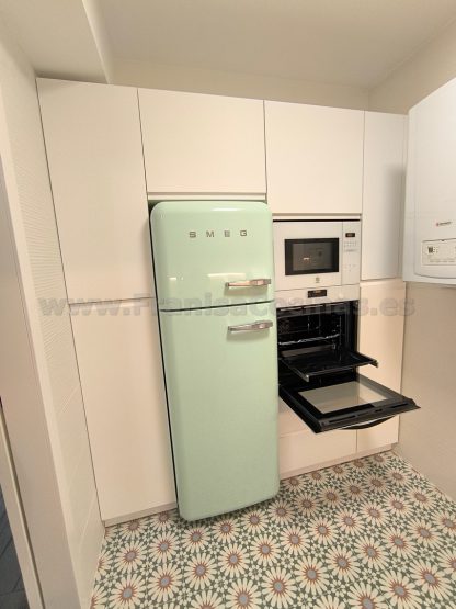 Cocina a Medida Blanca Mate y Roble: Diseño Moderno, Calidad Superior y Funcionalidad Premium - Imagen 29