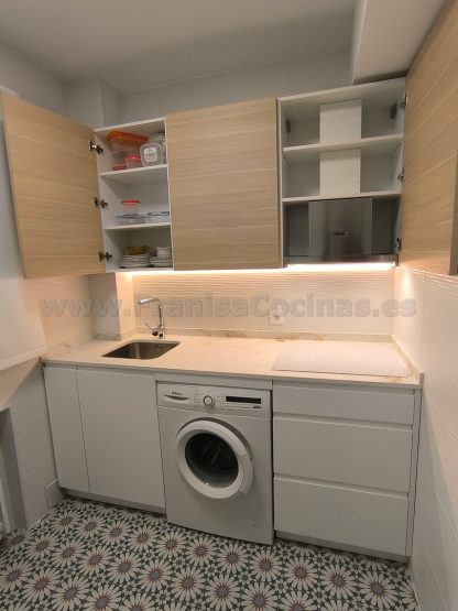 Cocina a Medida Blanca Mate y Roble: Diseño Moderno, Calidad Superior y Funcionalidad Premium - Imagen 9