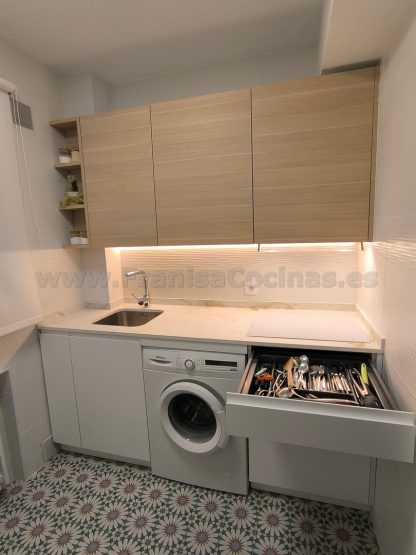 Cocina a Medida Blanca Mate y Roble: Diseño Moderno, Calidad Superior y Funcionalidad Premium - Imagen 14