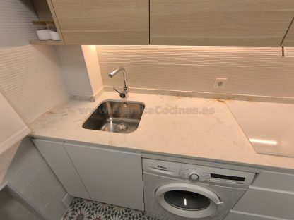 Cocina a Medida Blanca Mate y Roble: Diseño Moderno, Calidad Superior y Funcionalidad Premium - Imagen 40