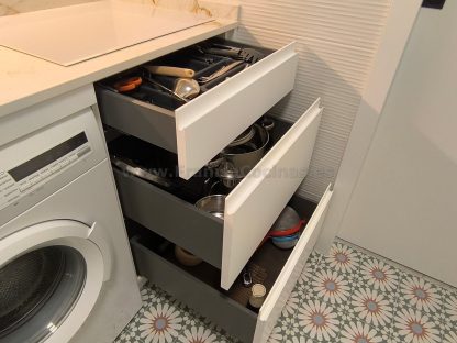 Cocina a Medida Blanca Mate y Roble: Diseño Moderno, Calidad Superior y Funcionalidad Premium - Imagen 55