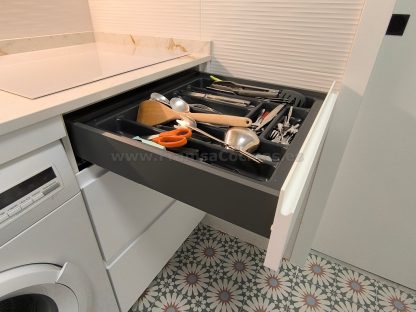 Cocina a Medida Blanca Mate y Roble: Diseño Moderno, Calidad Superior y Funcionalidad Premium - Imagen 59