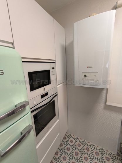 Cocina a Medida Blanca Mate y Roble: Diseño Moderno, Calidad Superior y Funcionalidad Premium - Imagen 69