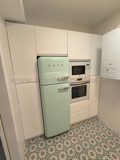 Cocina a Medida Blanca Mate y Roble: Diseño Moderno, Calidad Superior y Funcionalidad Premium - Imagen 76