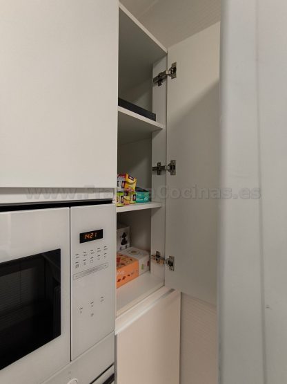 Cocina a Medida Blanca Mate y Roble: Diseño Moderno, Calidad Superior y Funcionalidad Premium - Imagen 82