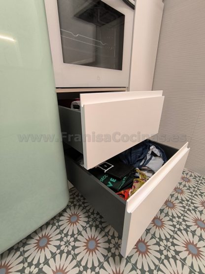 Cocina a Medida Blanca Mate y Roble: Diseño Moderno, Calidad Superior y Funcionalidad Premium - Imagen 84