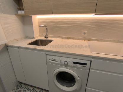 Cocina a Medida Blanca Mate y Roble: Diseño Moderno, Calidad Superior y Funcionalidad Premium - Imagen 90