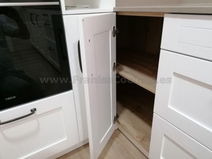 Cocina Modelo Bela: Elegancia Natural y Calidad en Madera de Fresno Blanco Roto - Imagen 17