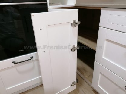 Cocina Modelo Bela: Elegancia Natural y Calidad en Madera de Fresno Blanco Roto - Imagen 18