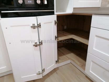 Cocina Modelo Bela: Elegancia Natural y Calidad en Madera de Fresno Blanco Roto - Imagen 19